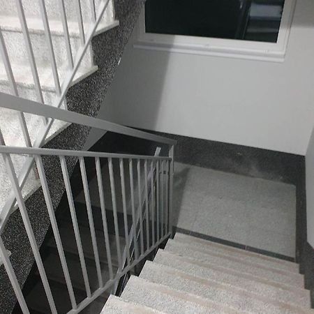Apartament 3 Pokojowy Lub Pokoj W Mieszkaniu W Nowym Bloku Varšava Exteriér fotografie