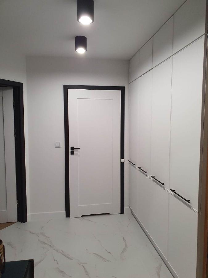 Apartament 3 Pokojowy Lub Pokoj W Mieszkaniu W Nowym Bloku Varšava Exteriér fotografie