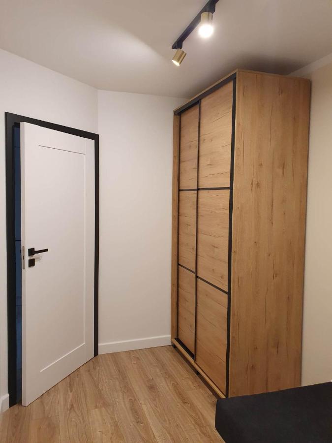 Apartament 3 Pokojowy Lub Pokoj W Mieszkaniu W Nowym Bloku Varšava Exteriér fotografie