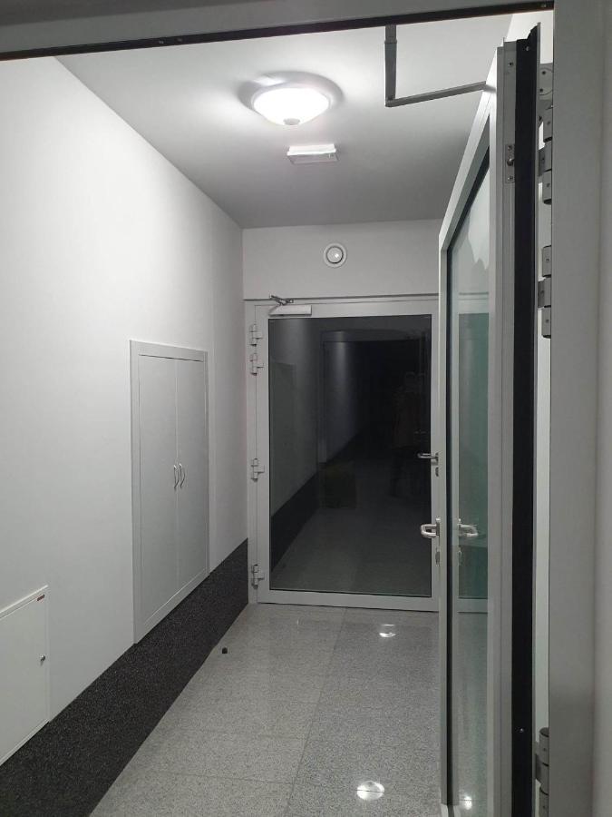 Apartament 3 Pokojowy Lub Pokoj W Mieszkaniu W Nowym Bloku Varšava Exteriér fotografie