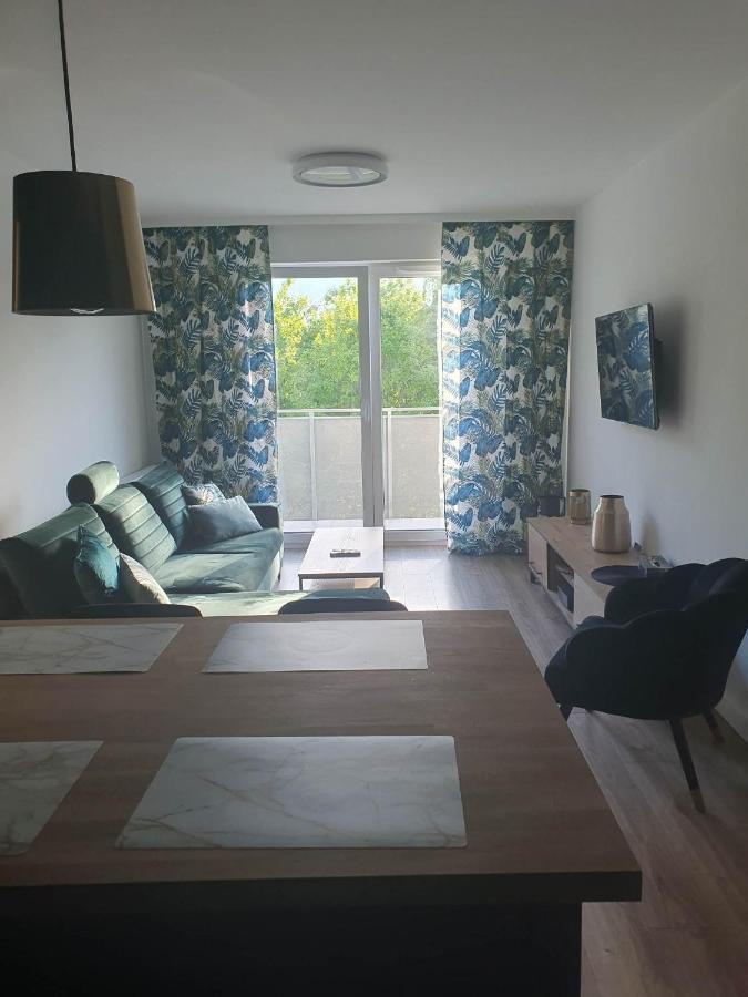 Apartament 3 Pokojowy Lub Pokoj W Mieszkaniu W Nowym Bloku Varšava Exteriér fotografie