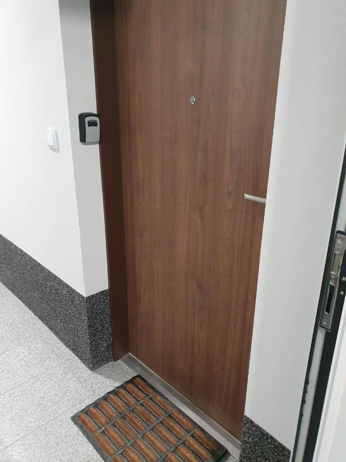 Apartament 3 Pokojowy Lub Pokoj W Mieszkaniu W Nowym Bloku Varšava Exteriér fotografie
