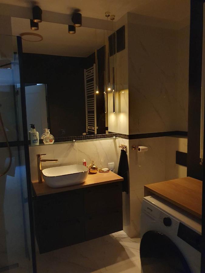 Apartament 3 Pokojowy Lub Pokoj W Mieszkaniu W Nowym Bloku Varšava Exteriér fotografie