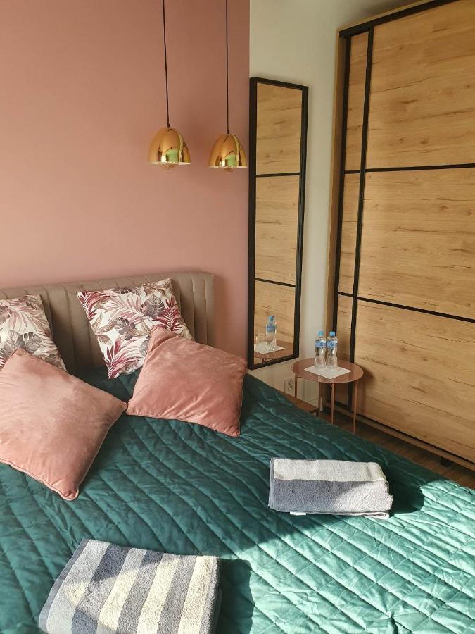 Apartament 3 Pokojowy Lub Pokoj W Mieszkaniu W Nowym Bloku Varšava Exteriér fotografie