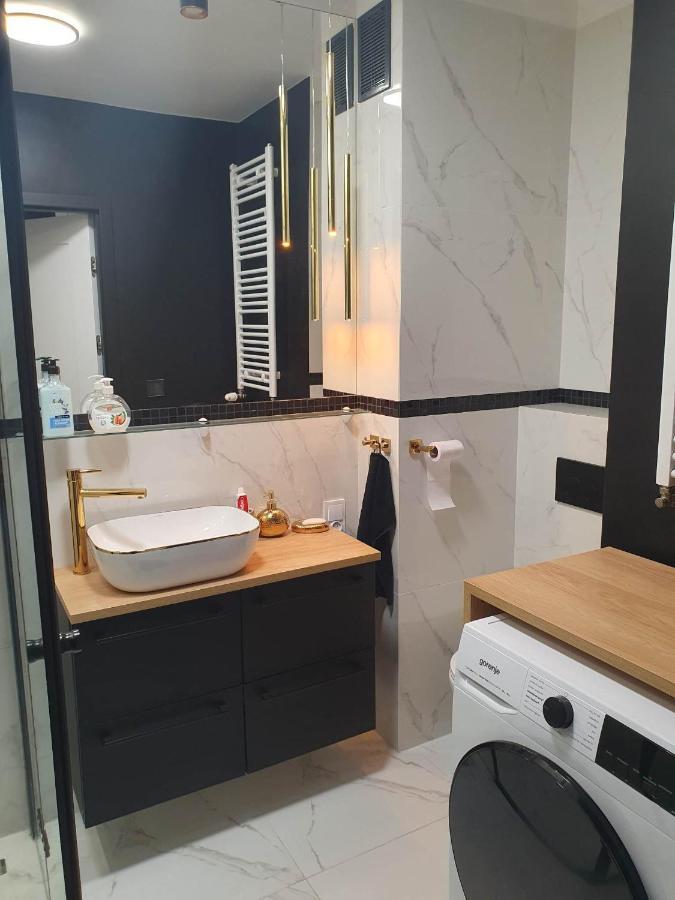 Apartament 3 Pokojowy Lub Pokoj W Mieszkaniu W Nowym Bloku Varšava Exteriér fotografie