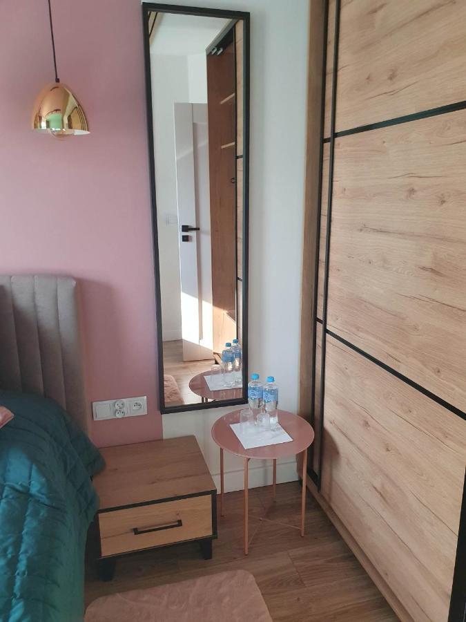 Apartament 3 Pokojowy Lub Pokoj W Mieszkaniu W Nowym Bloku Varšava Exteriér fotografie