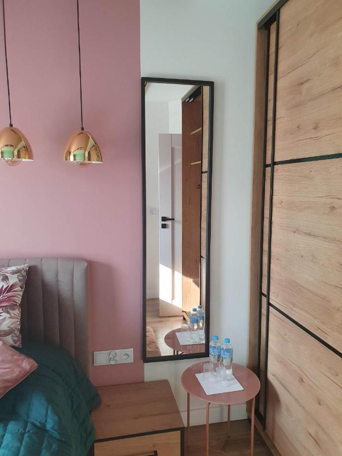 Apartament 3 Pokojowy Lub Pokoj W Mieszkaniu W Nowym Bloku Varšava Exteriér fotografie