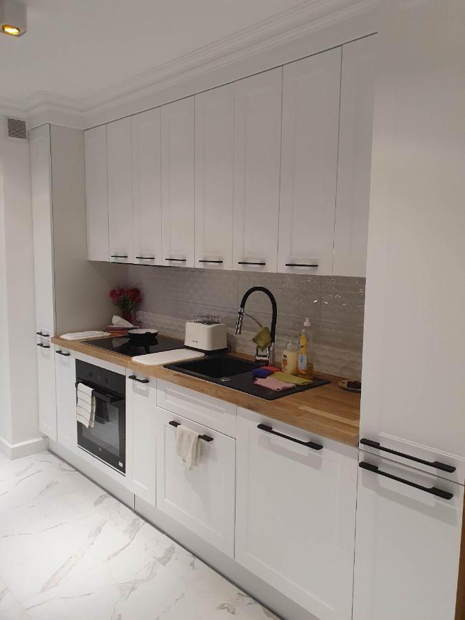 Apartament 3 Pokojowy Lub Pokoj W Mieszkaniu W Nowym Bloku Varšava Exteriér fotografie