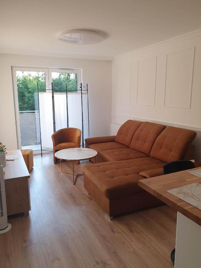 Apartament 3 Pokojowy Lub Pokoj W Mieszkaniu W Nowym Bloku Varšava Exteriér fotografie